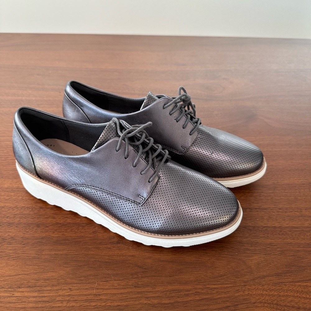 Clark’s Women’s Metallic Lace-up Platform Oxfords sz 10 - new w/out tags